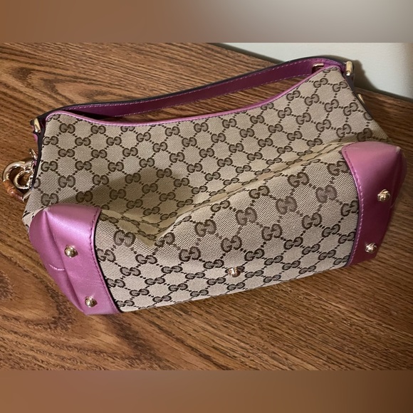 Gucci GG Canvas Heartbit Small Hobo Bag - Picture 12 of 16
